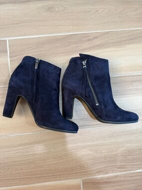 New without box Sam Edelman Women's Navy Suede Zip Ankle Boots